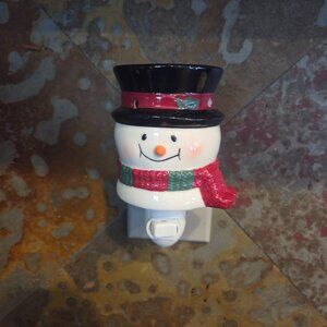 Scentsy Bluster Snowman Wall Plug-in Wax Warmer Holiday Collection Retired Works